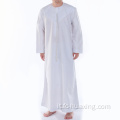 Abiti liturgici del colore puro maschile di abiti arabi